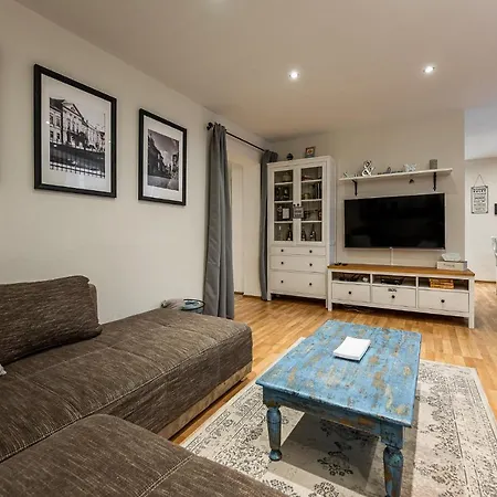 公寓 Old Town Podtatranskeho 科希策