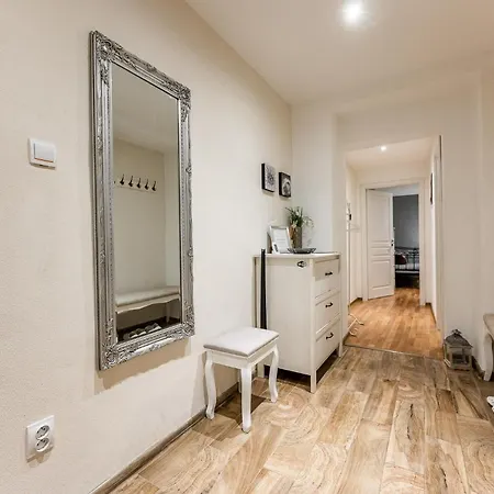 Daire Old Town Podtatranskeho *